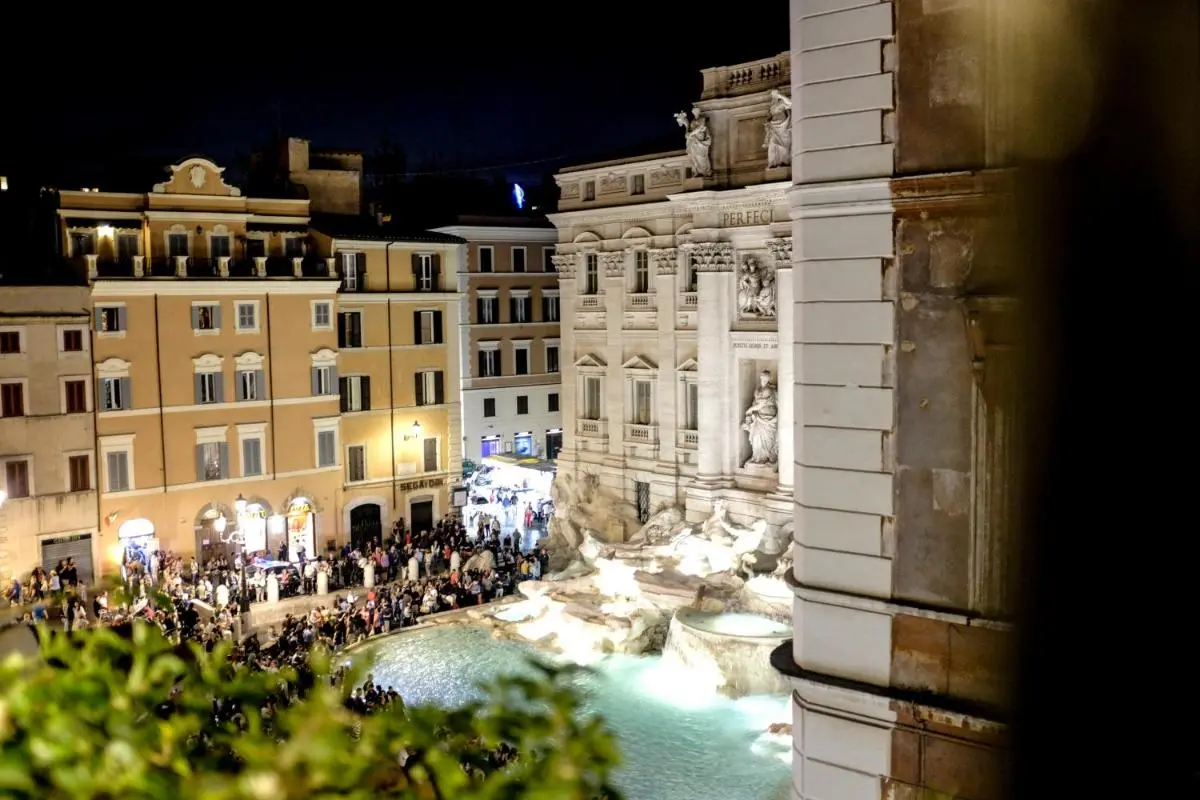 Image 2 of Relais Fontana Di Trevi Hotel