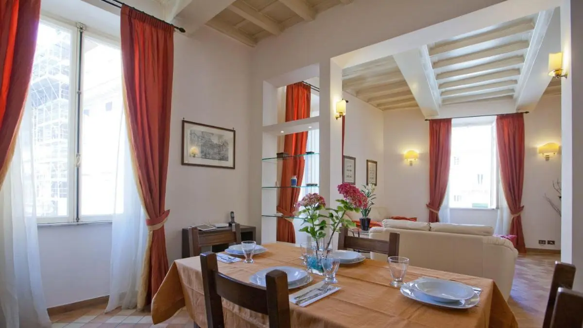 Image 3 of Rental in Rome Trevi Fouintain View Apartment