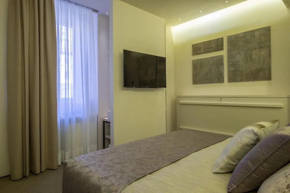 Image 4 of Room 230 Roma Luxury Suites