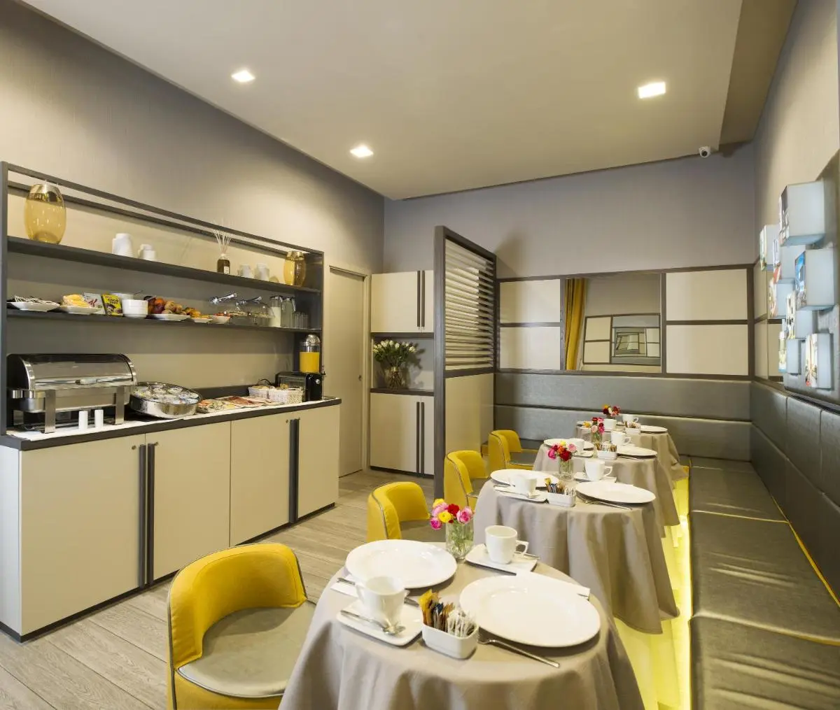 Image 3 of San Carlo Suite