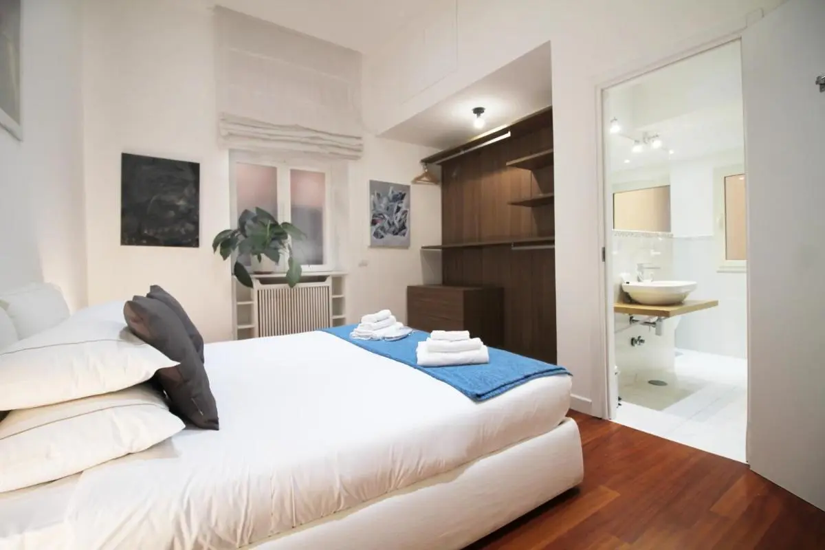 Image 6 of Spanish Steps Art Apartment