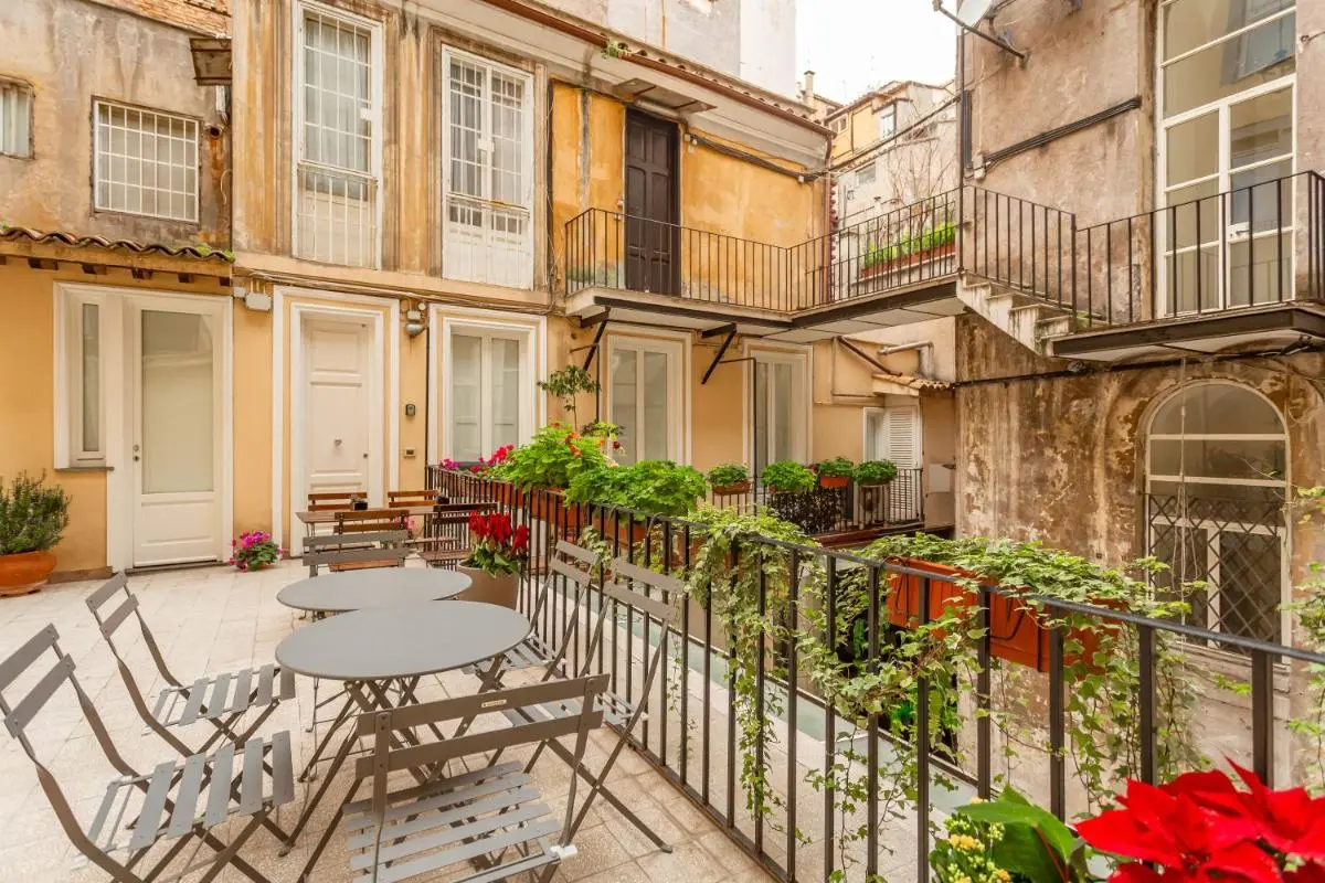 Image 5 of Spanish Steps DeLuxe Apartment