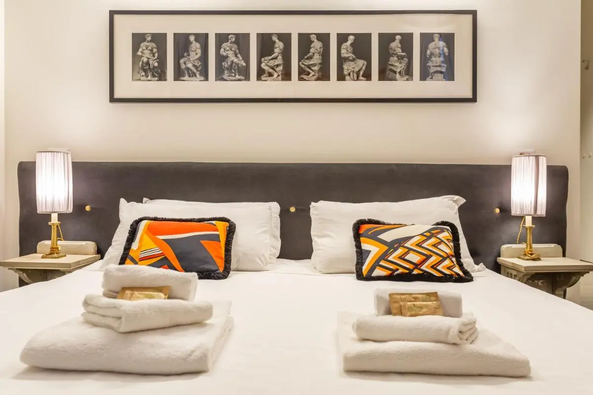 Image 1 of Spanish Steps DeLuxe Apartment