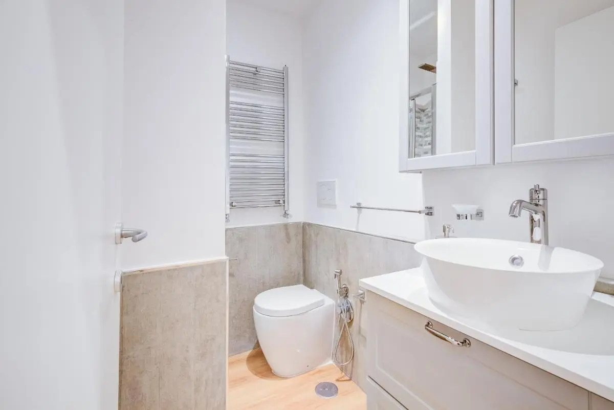 Image 2 of Spanish Steps Luxury Apartment