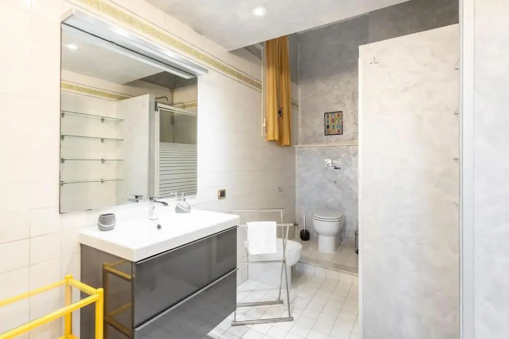 Image 2 of Stunning Center Rome Apartment
