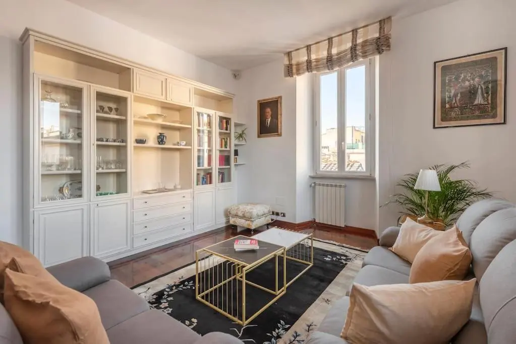 Image 3 of Stunning Center Rome Apartment