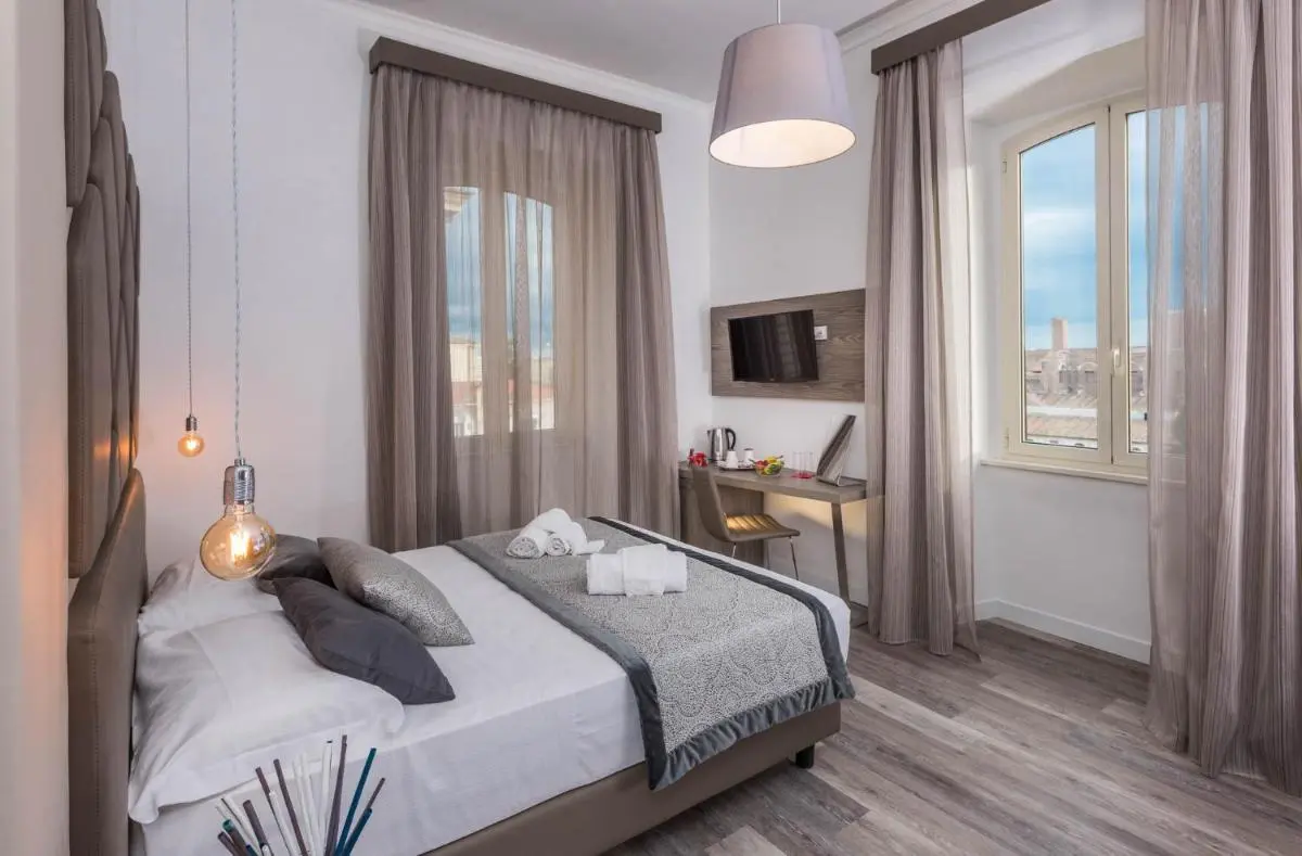 Image 6 of Suite Deal