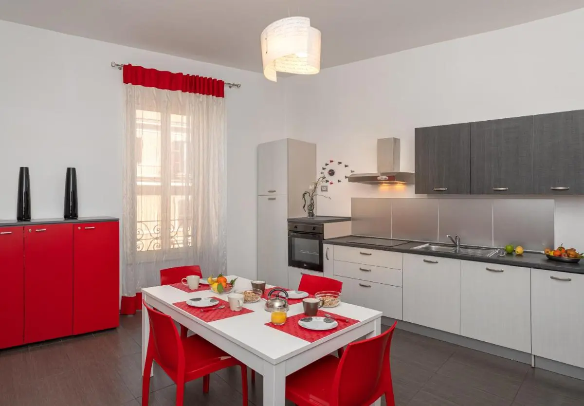 Image 3 of Suite Deal