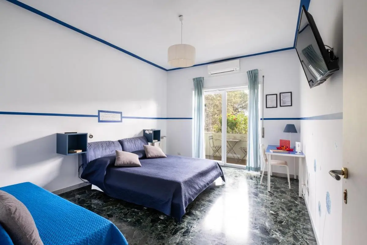 Image 6 of Take It Easy Roma Guest House