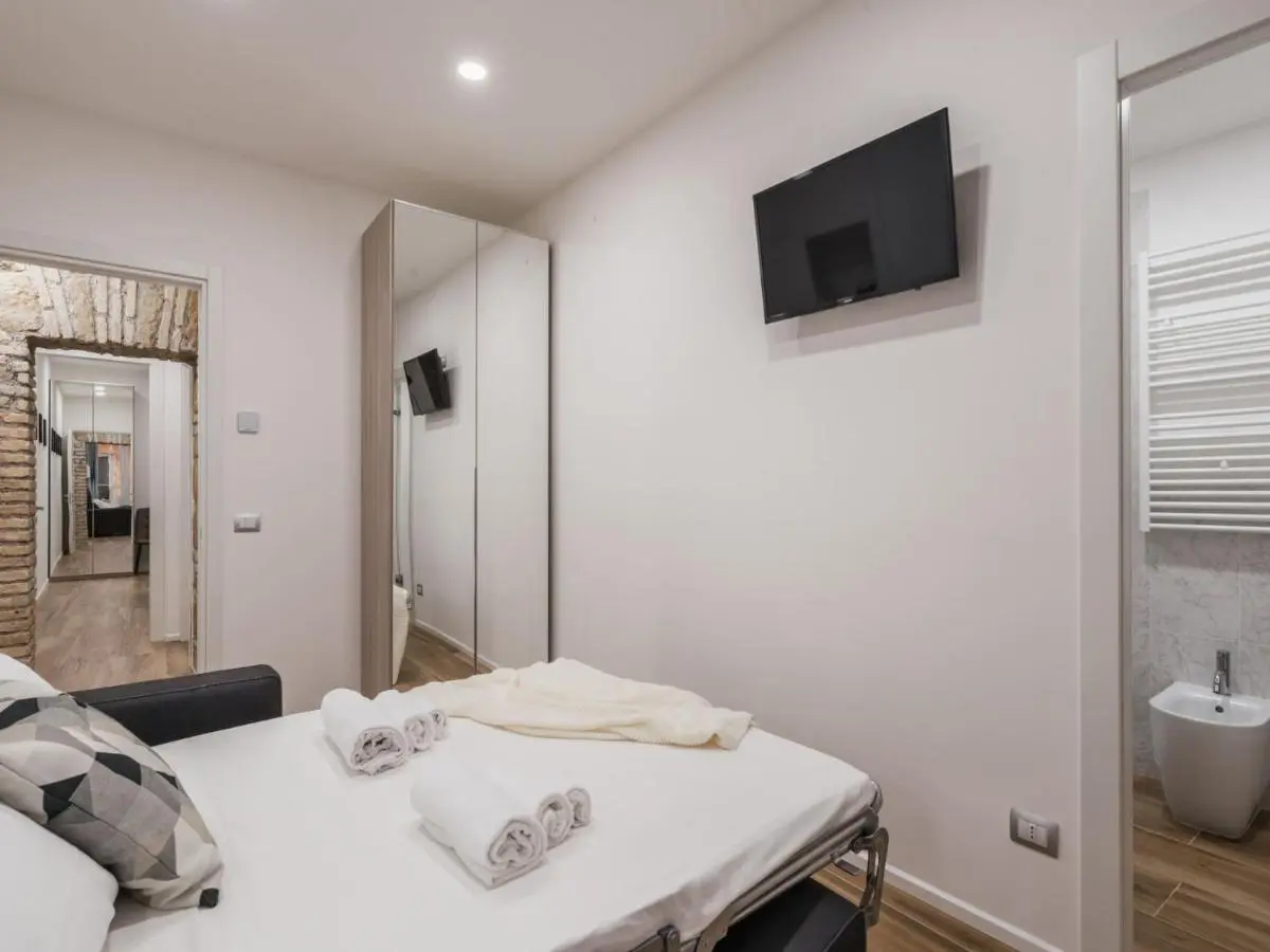 Image 2 of The Best Rent – Modern three-bedroom apartment a few steps from the Colosseum