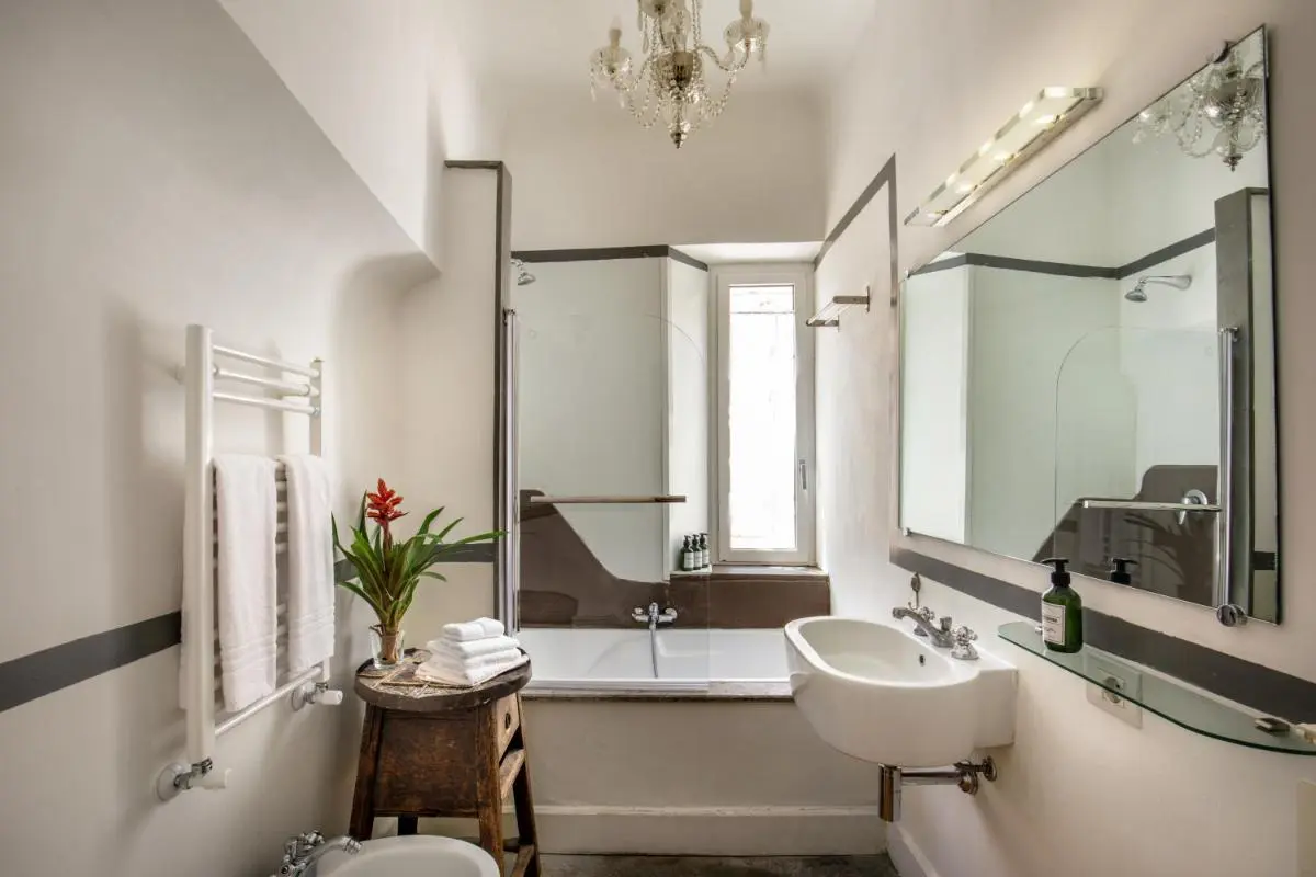 Image 2 of The right place 4U Mario de Fiori Apartment