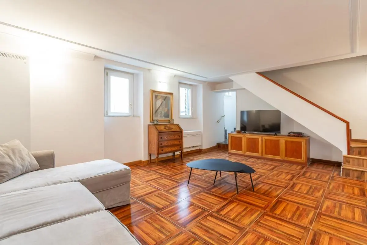 Image 4 of Trastevere San Calisto 3 BDR Apartment