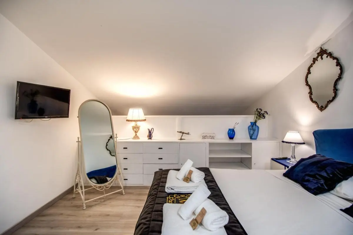 Image 4 of Trevi Miracle Suite