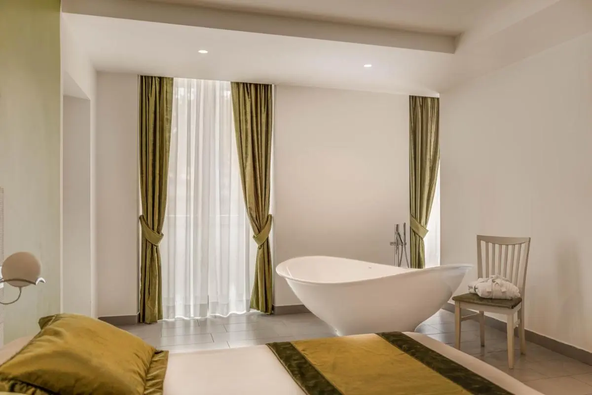 Image 2 of Trevi Palace Hotel