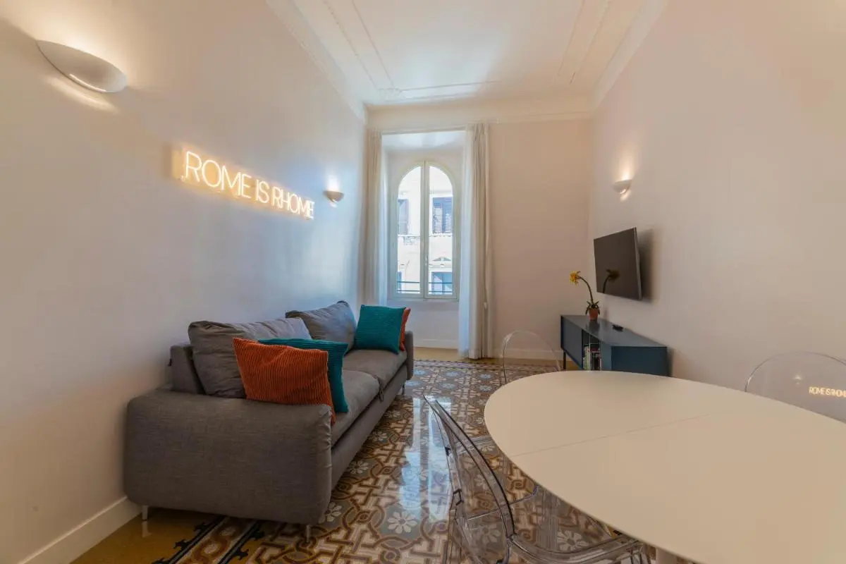 Image 6 of Vintage Ottaviano Apartment