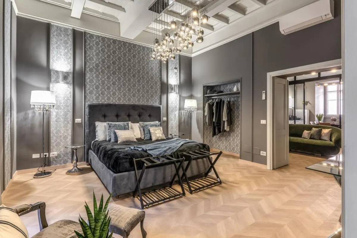 Image 6 of White Miracle Suite