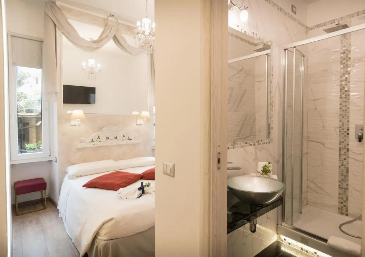 Image 2 of Your Vatican Suite