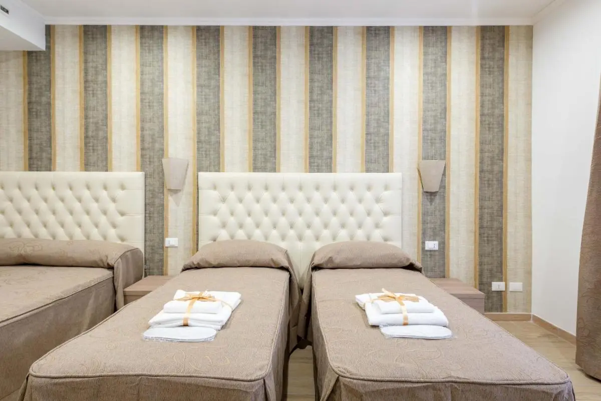Image 6 of chèri luxury suite