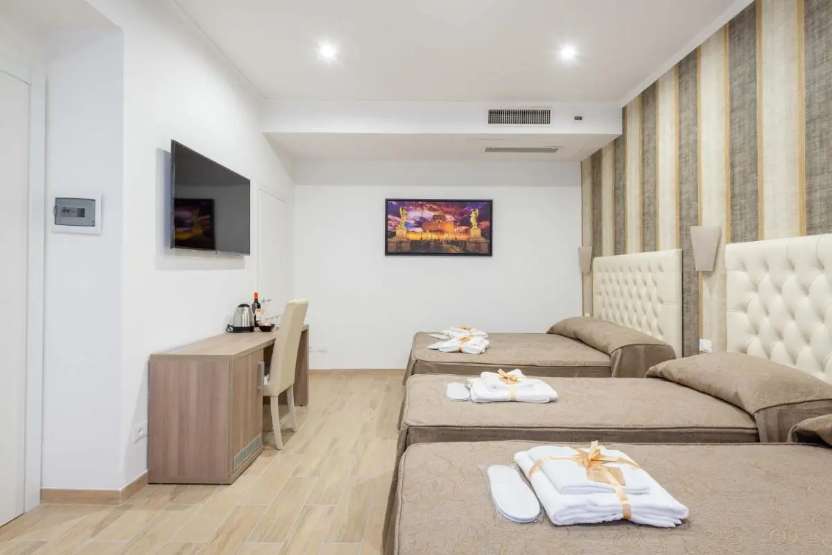 Image 4 of chèri luxury suite