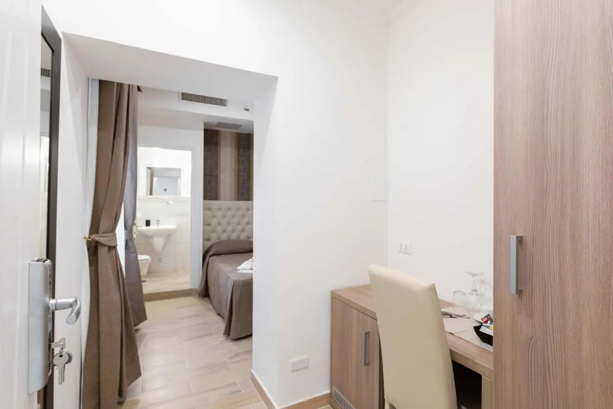 Image 2 of chèri luxury suite