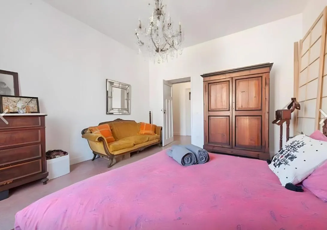 Image of the Rome artful apartment retreat