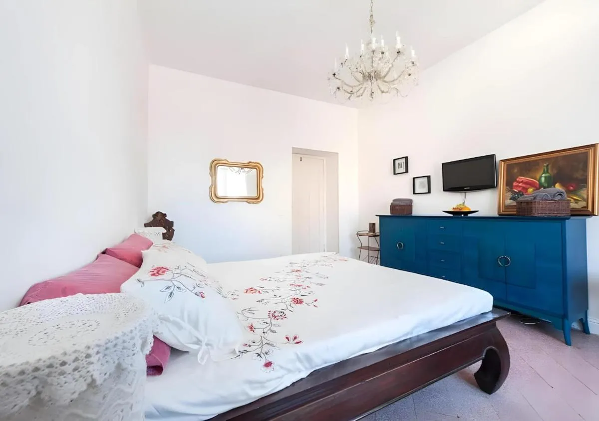 Image 6 of the Rome artful apartment retreat