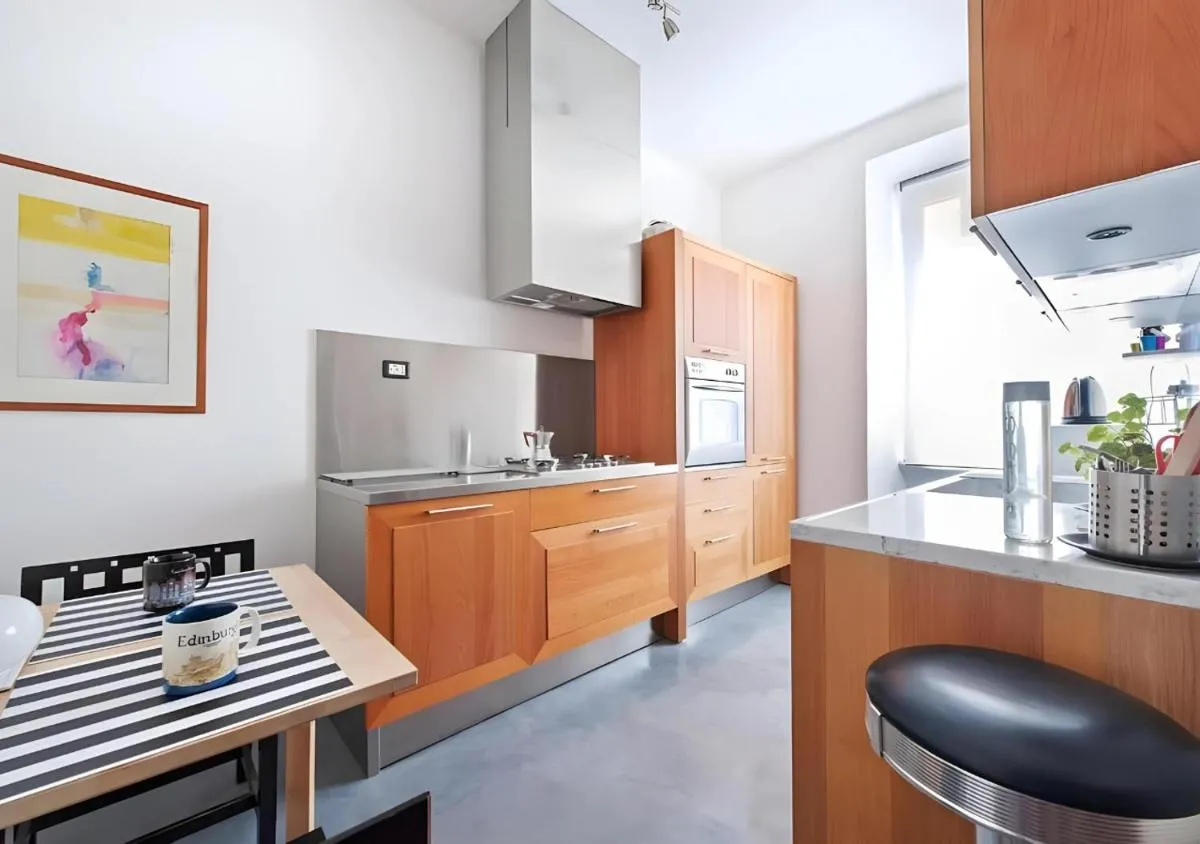 Image 3 of the Rome artful apartment retreat