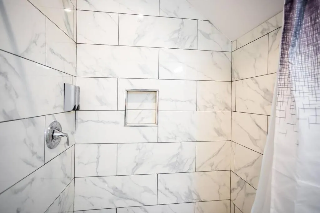 Image 2 of 1-Bedroom with Cali King Size Bed in San Diego