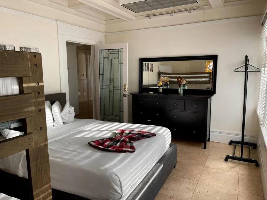 Image 6 of 2330 Historic Home in San Diego