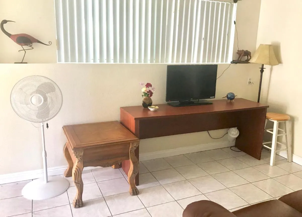 Image 2 of 3 Bedrooms Guest House, Pacific Beach, Sea World, Downtown,& 3 bus lines-3