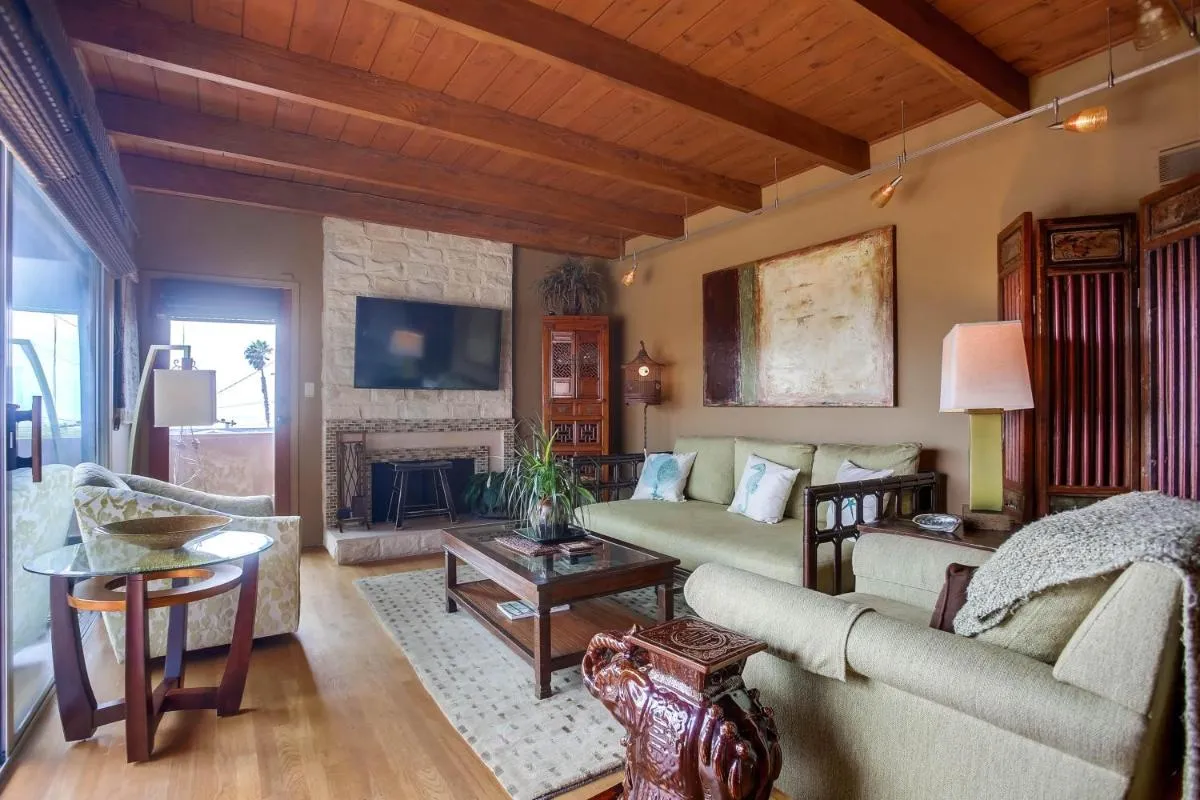 Image 4 of Above the Beach