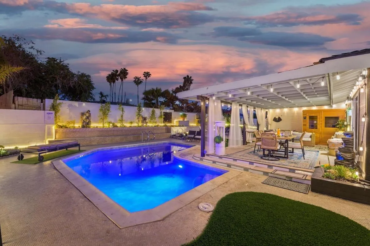 Image 2 of Amazing San Diego Oasis -Heated Pool Spa Sauna