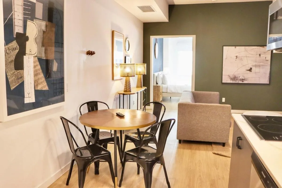 Image 3 of Ambient Oasis In The Heart Of San Diego