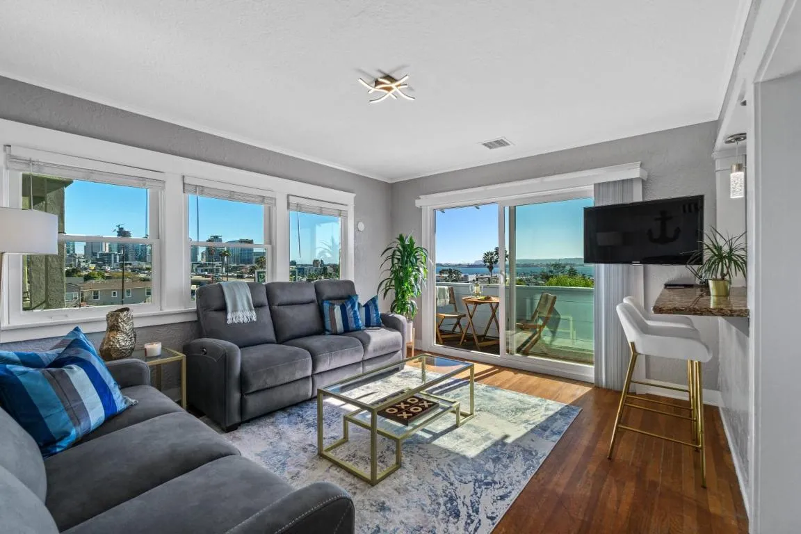 Image of Bankers Hill Hideaway with AC Views and Parking