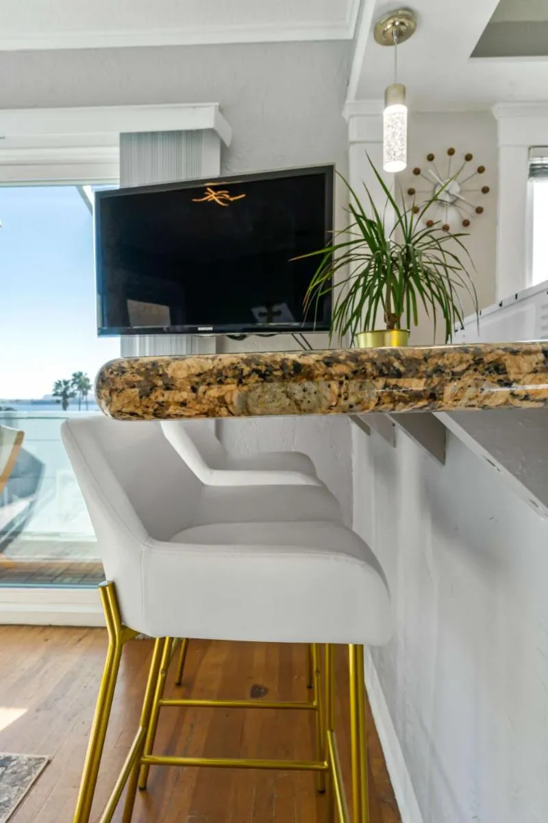 Image 4 of Bankers Hill Hideaway with AC Views and Parking