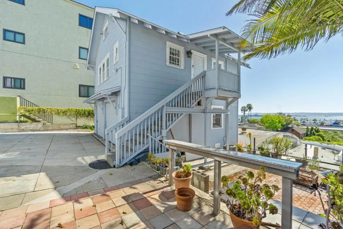 Image 5 of Bankers Hill Hideaway with AC Views and Parking