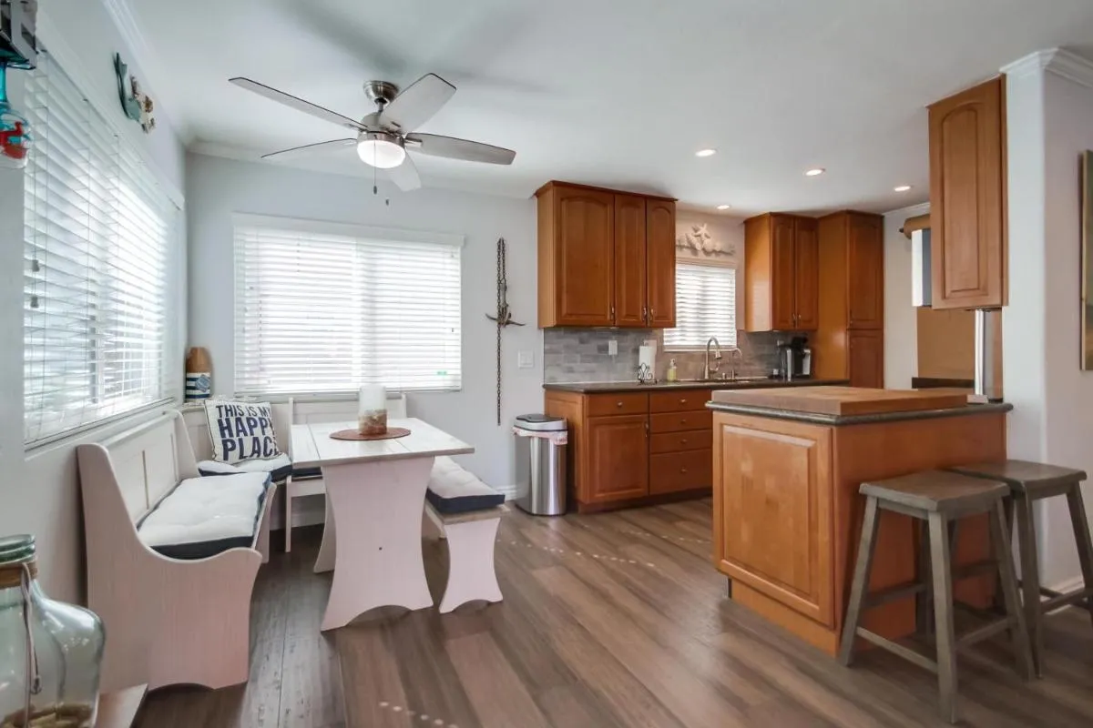 Image 3 of Baywatch Retreat