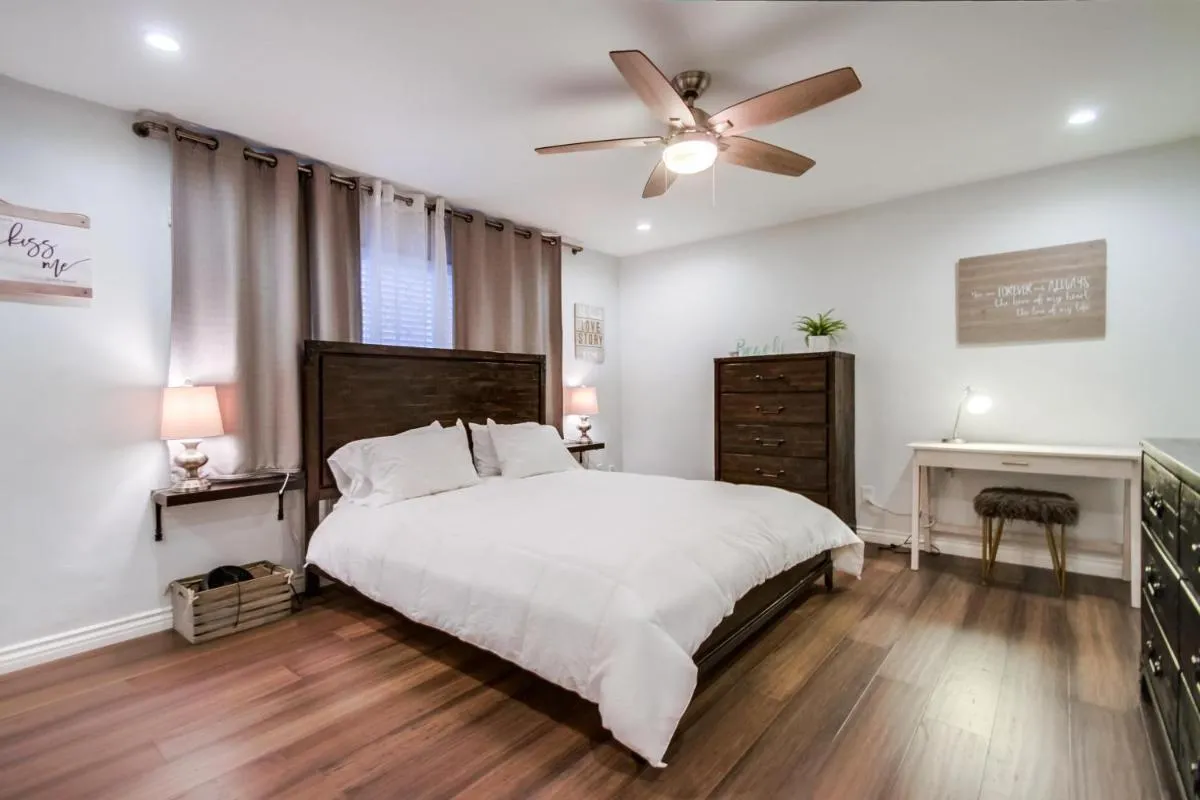 Image 6 of Baywatch Retreat