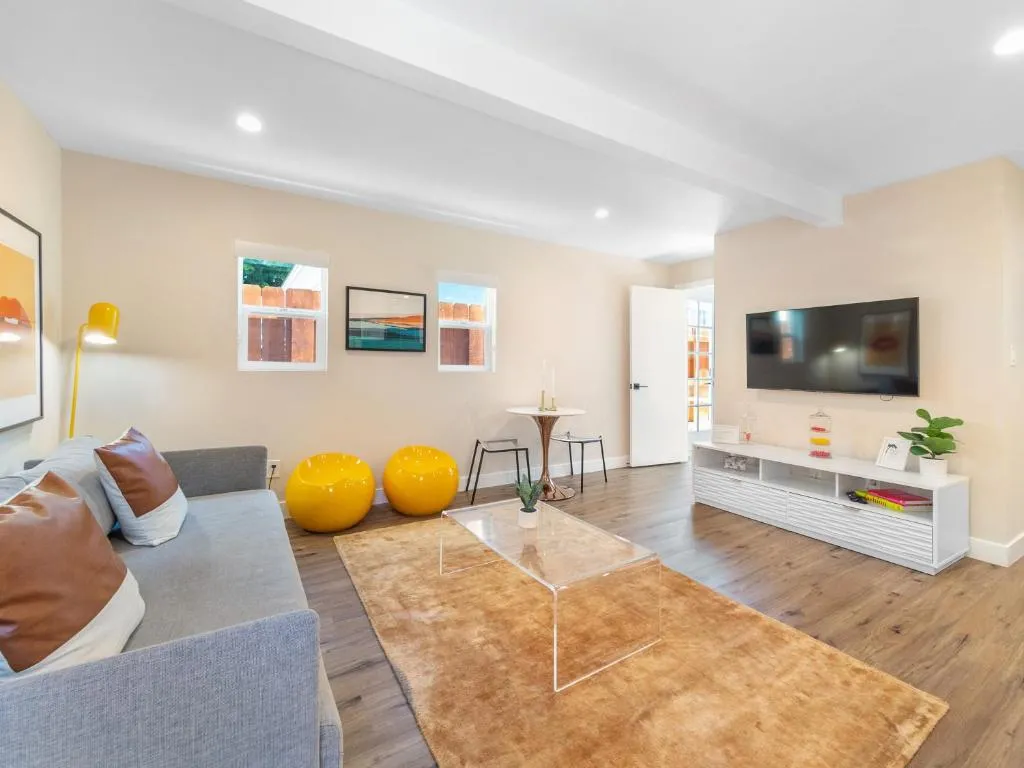 Image of Beach Bungalow Perfection – Private Patios, BBQ walk2beach & Pet Friendly!