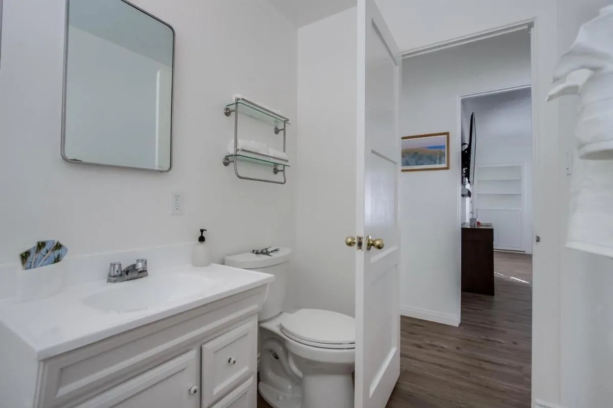 Image 2 of Beachcomber 1