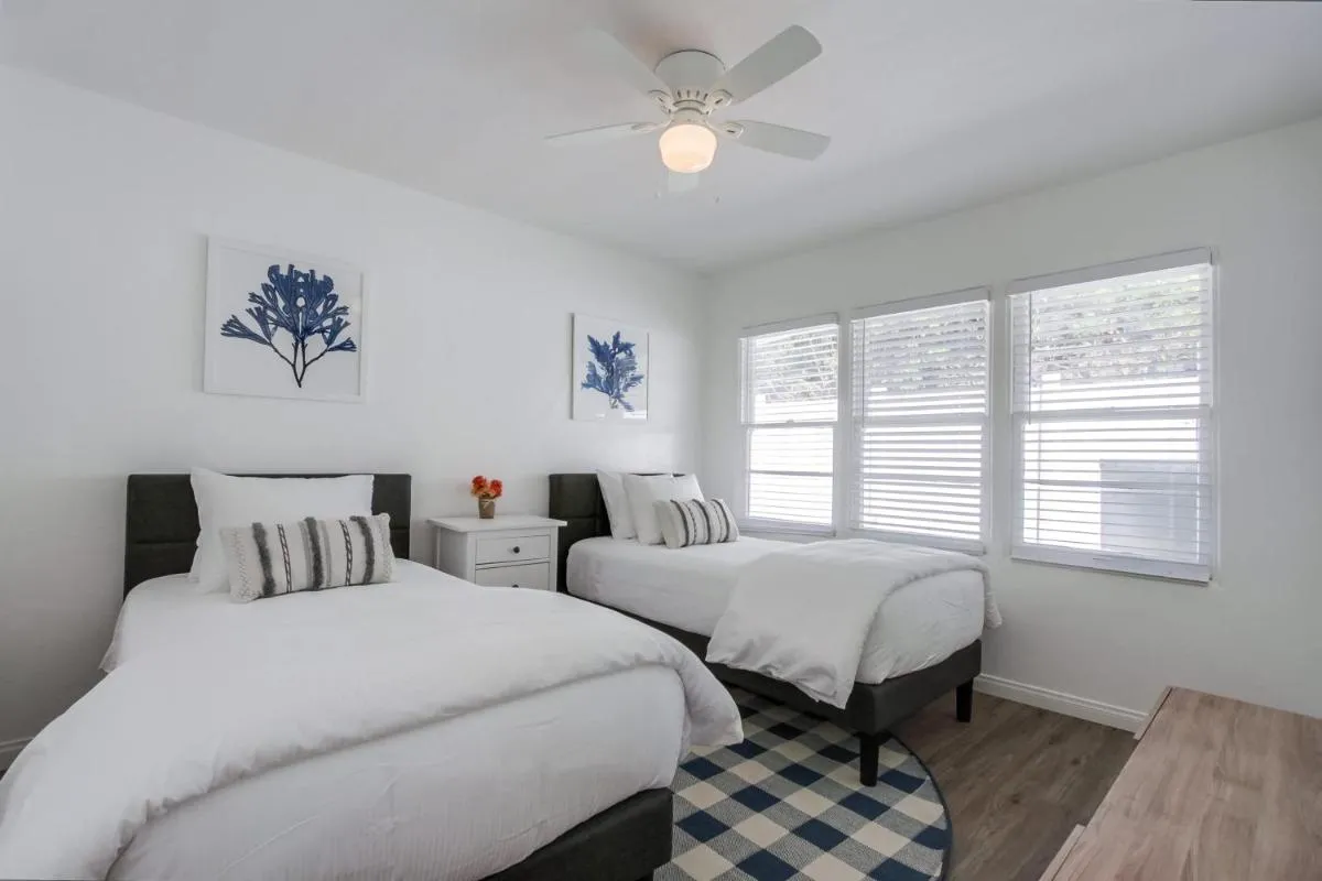 Image 6 of Beachcomber 2