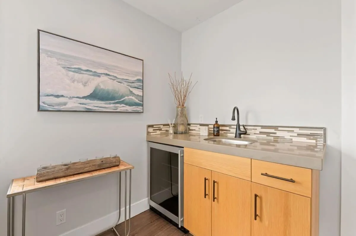 Image 2 of Beachside Bliss- 3-Story Sleeps 12