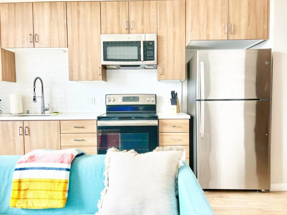 Image 3 of Beautiful One Bedroom Apartment With View Of City