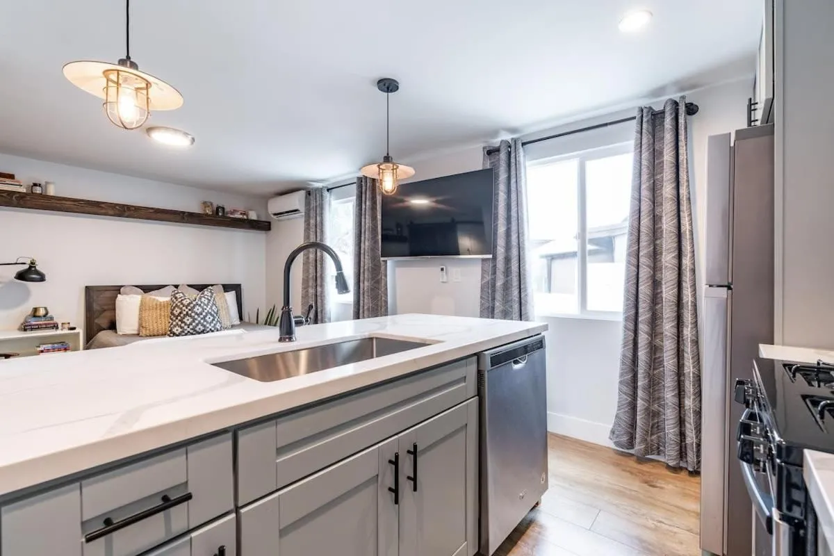 Image 2 of Beautiful SD hot tub oasis 7 min from downtown