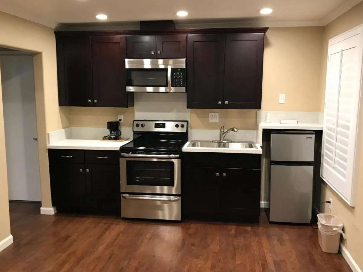 Image 2 of Berkshire Motor Hotel