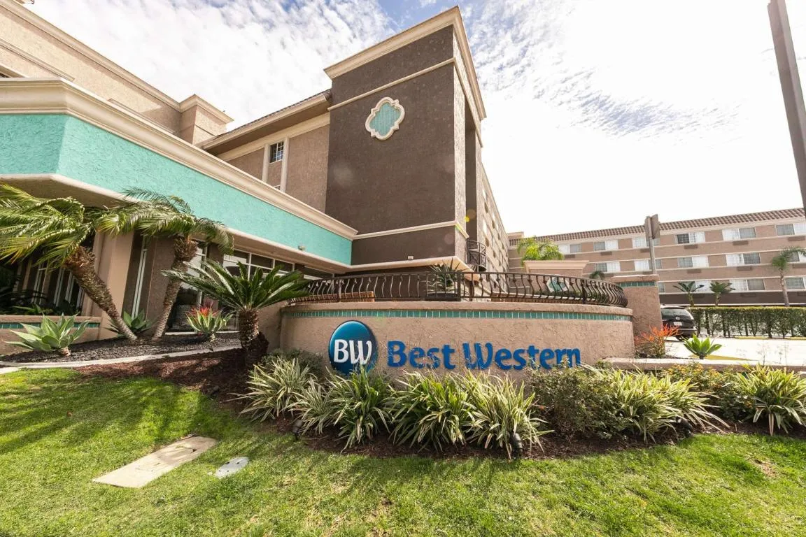 Image of Best Western Inn & Suites San Diego Zoo -SeaWorld Area