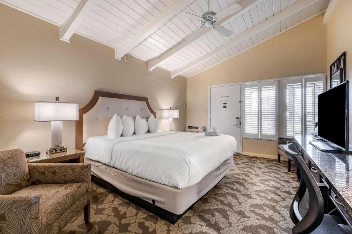 Image 5 of Best Western PLUS Island Palms Hotel & Marina