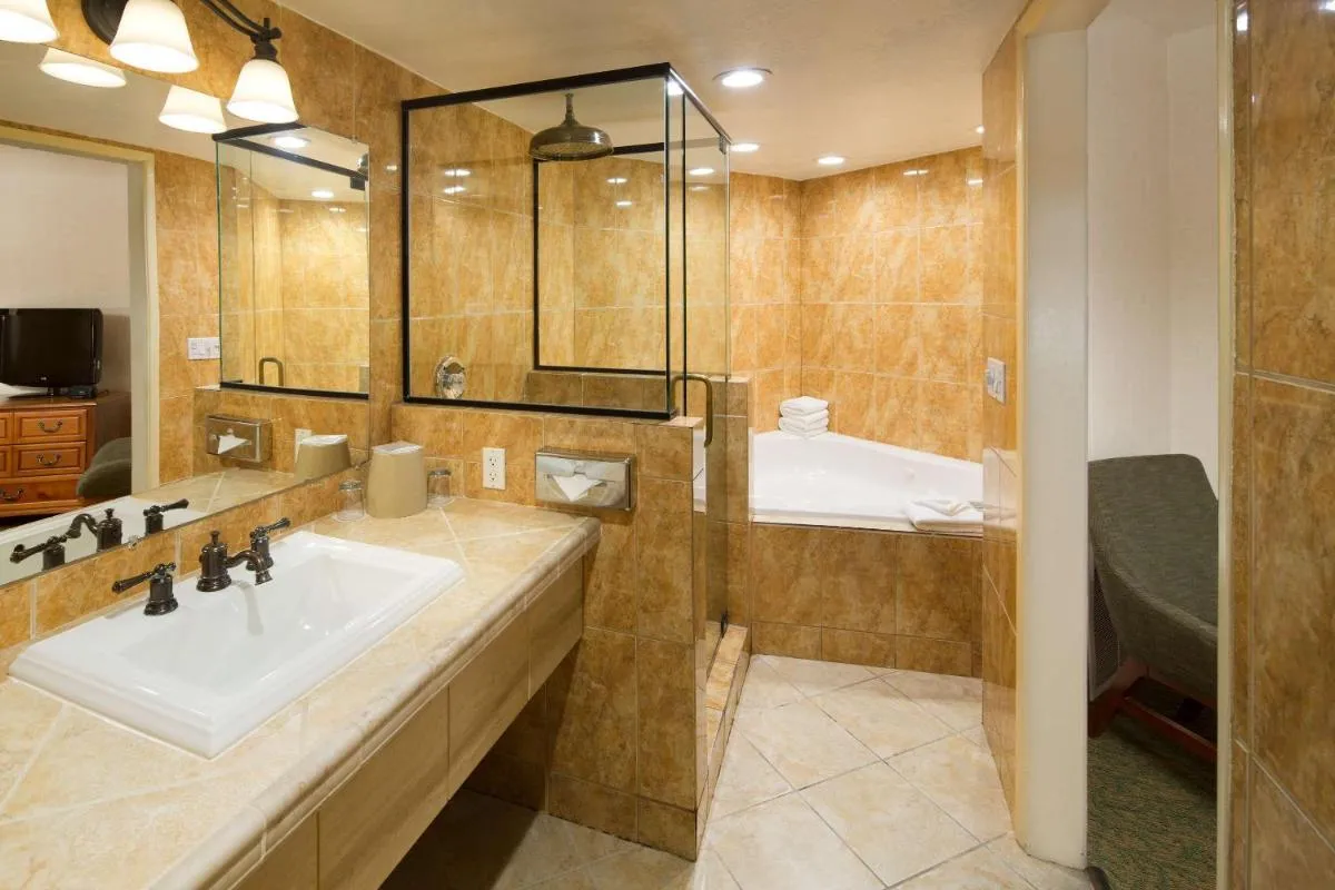 Image 2 of Best Western Seven Seas