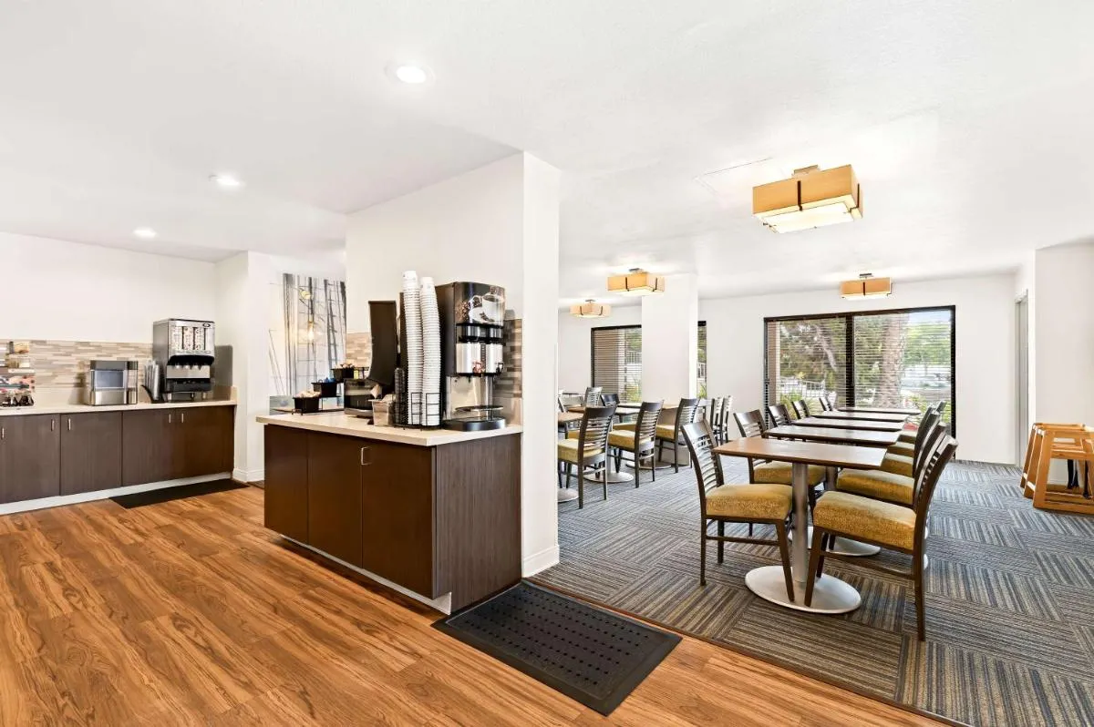 Image 4 of Best Western Yacht Harbor Hotel