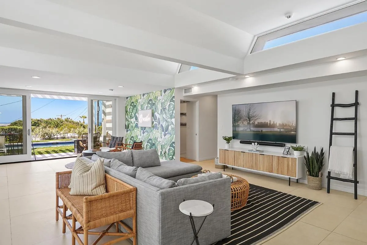 Image 5 of Birdrock Paradise w Private Pool& Spa, AC, fast WiFi & Yard!